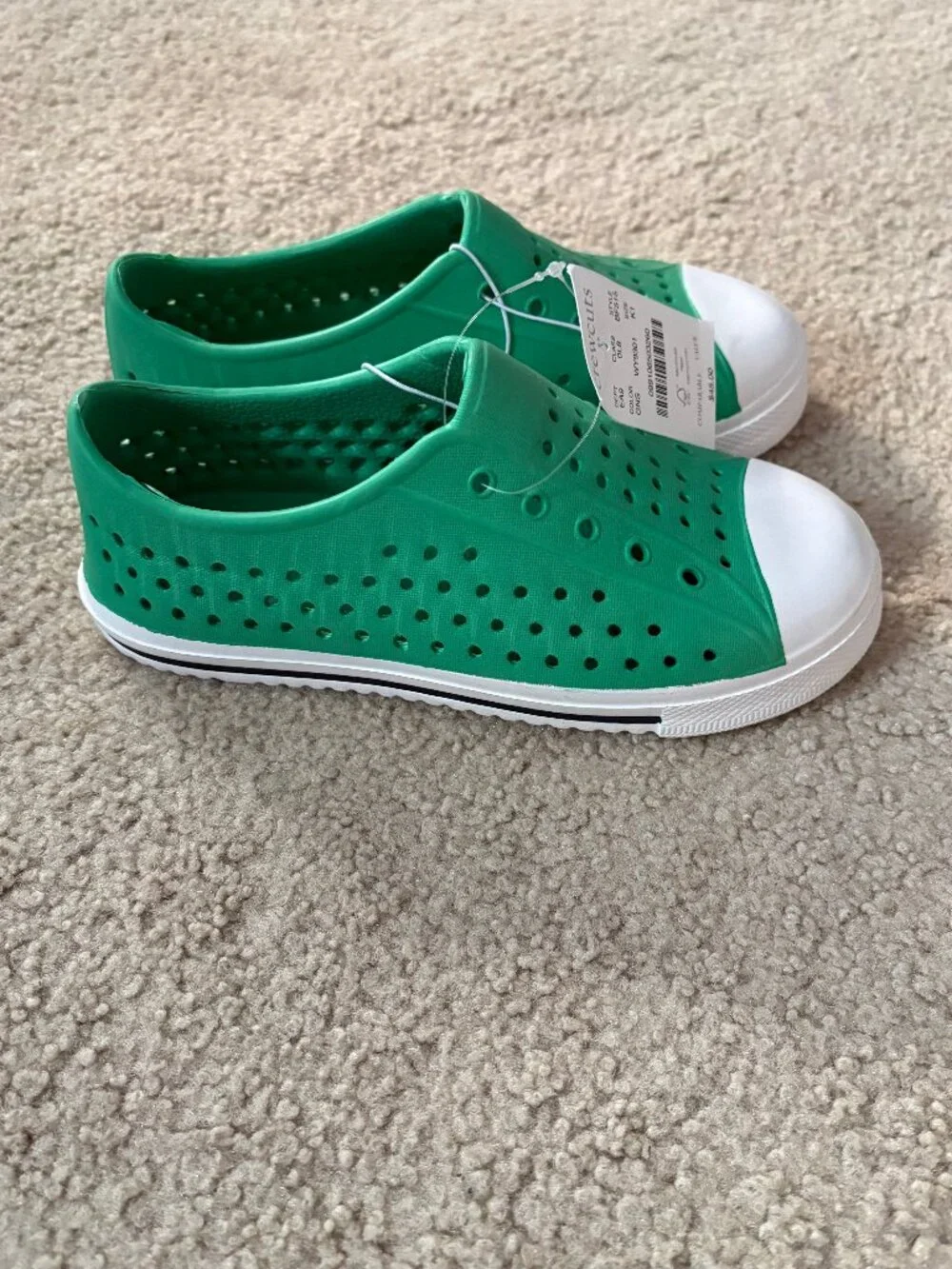 NEW with tags, Crewcuts water shoes for kids, size 1